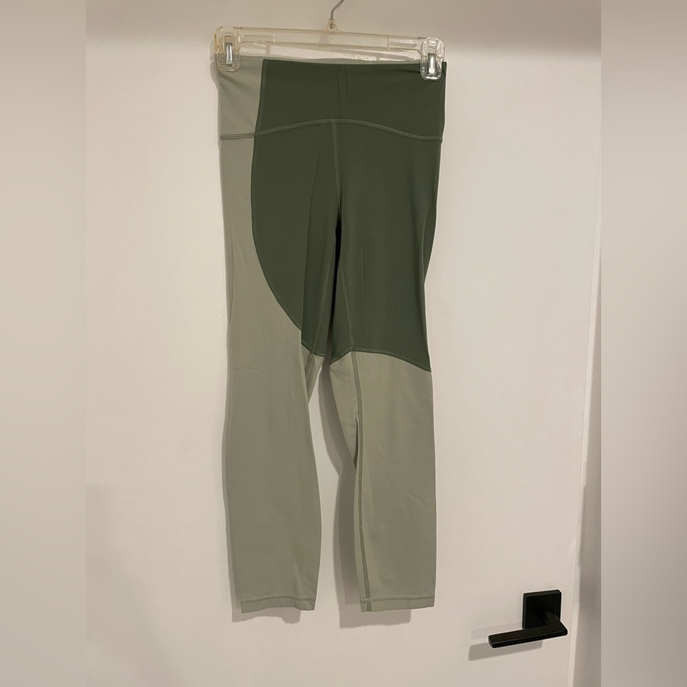 Lululemon have dark green half light green align pants